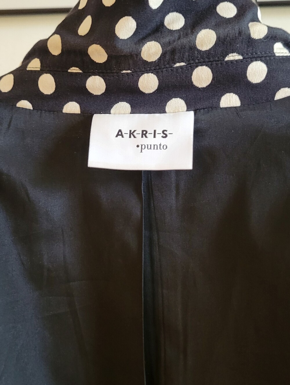 AKRIS PUNTO 14 WOMEN JACKET BLK& WHITE DOTS/LINED/27" L/21"-SLEV 4 1/2 + 24 1/2" - Picture 4 of 13